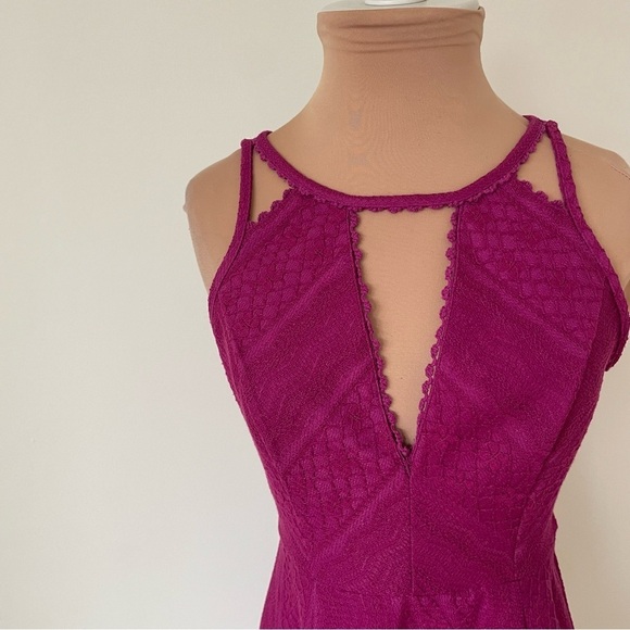 Free People Missed Connections Fit & Flare Fuchsia Crochet Lace Mini Dress EUC 2 - Picture 6 of 9